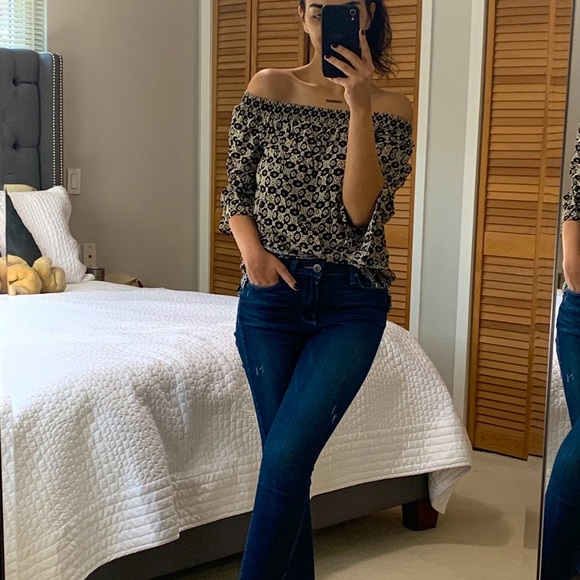 Off the Shoulder Pattern Top - Picture 4 of 5